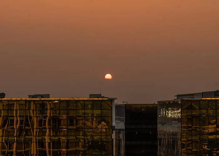 Cozy With Sunset View Near Of Dreams Casino, Naia Airport, Solaire, Okada, Ayala Malls And Moa